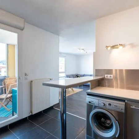 Sud De Grenoble: T2 Lumineux - Wifi Fibre - Balcon