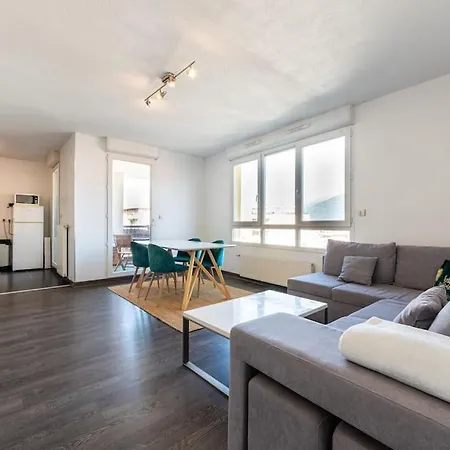 Sud De Grenoble: T2 Lumineux - Wifi Fibre - Balcon *