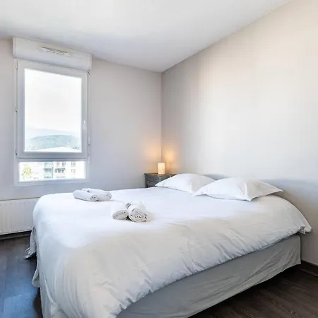Sud De Grenoble: T2 Lumineux - Wifi Fibre - Balcon Apartment *