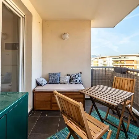 Sud De Grenoble: T2 Lumineux - Wifi Fibre - Balcon Apartment *